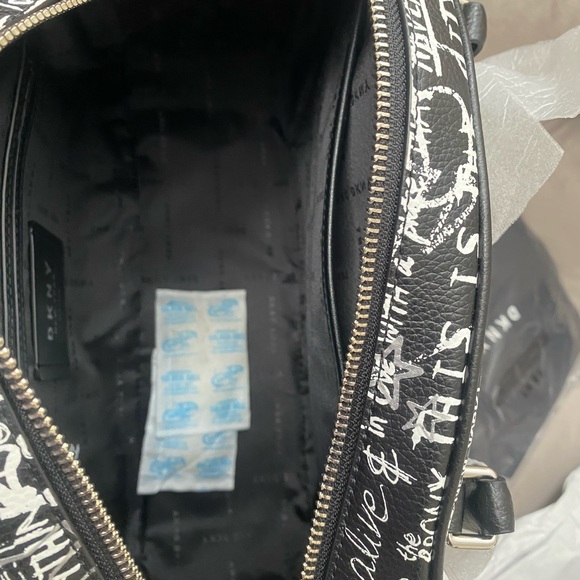 DKNY New York Est.1989 ERIN DUFFE R014NH03 - Picture 5 of 10